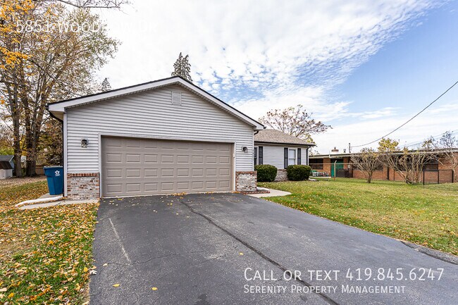 Foto del edificio - 5851 Woodrow Dr