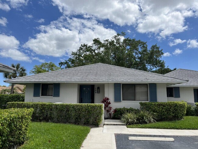 Foto del edificio - 109 Club Dr