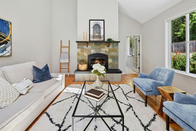 Foto del edificio - Immaculate 4 Bedroom Home Close to Schools