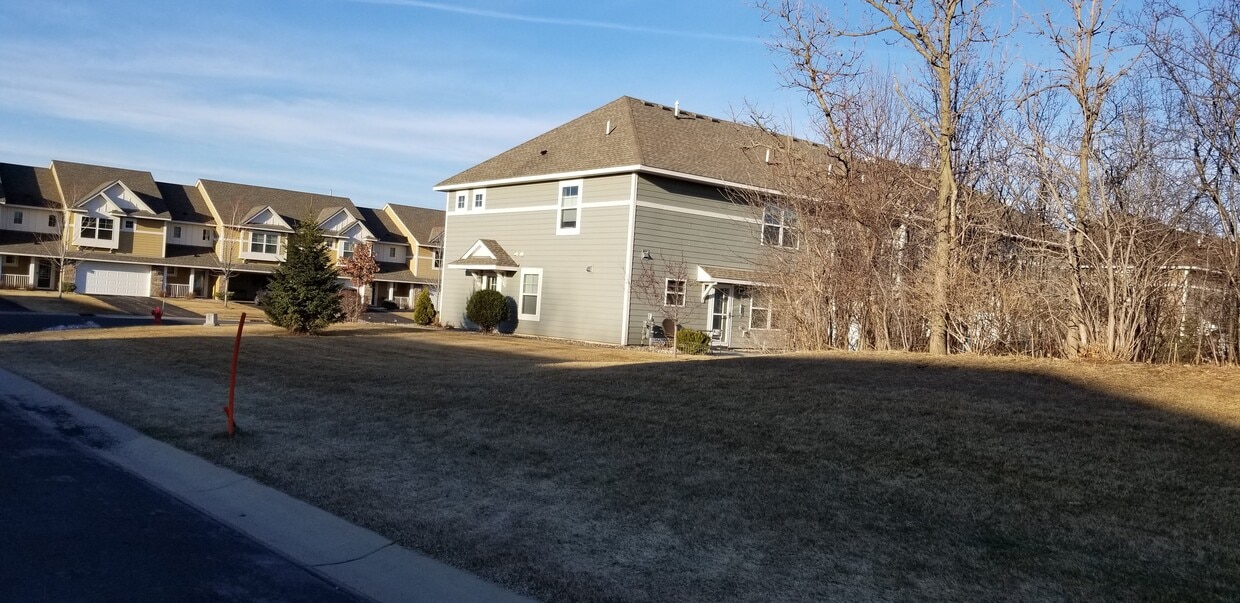 3444 Chestnut Ln, Eagan, MN 55123 Townhome Rentals in Eagan MN