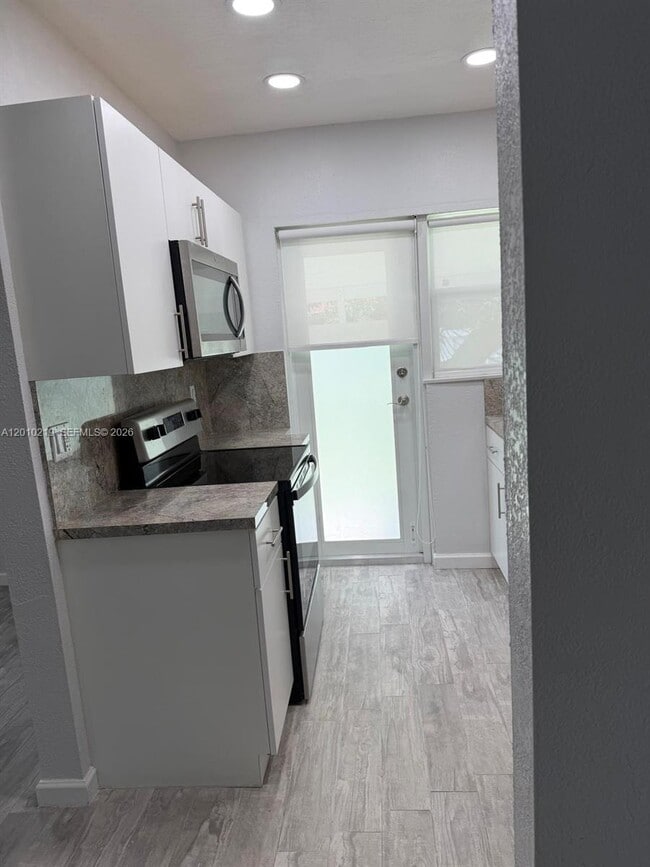 Foto del edificio - 4871 SW 5th Terrace