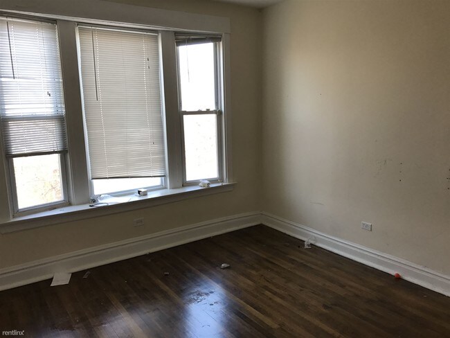 Foto del edificio - 2645 N Fairfield Ave