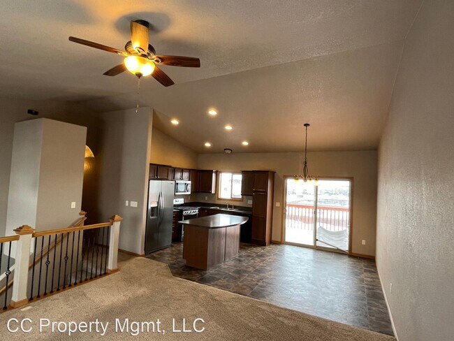 Building Photo - 4 br, 3 bath House - 366 Edelweiss Ln