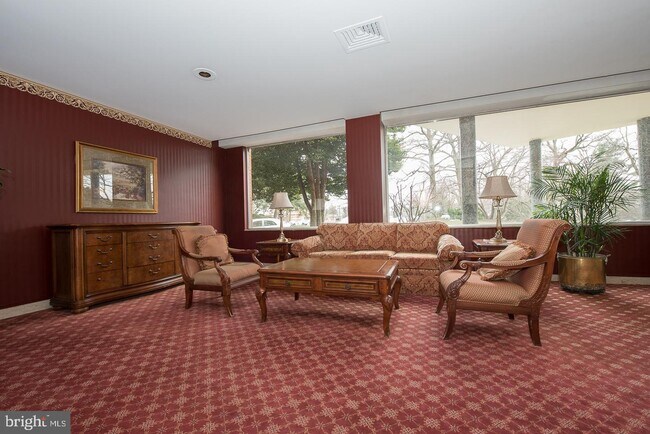 Foto del edificio - 7900 Old York Rd