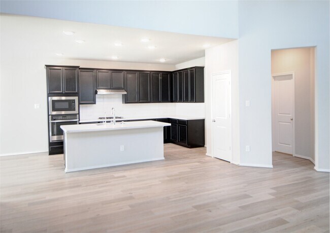 Foto del edificio - 523 Timber Voyage Ct