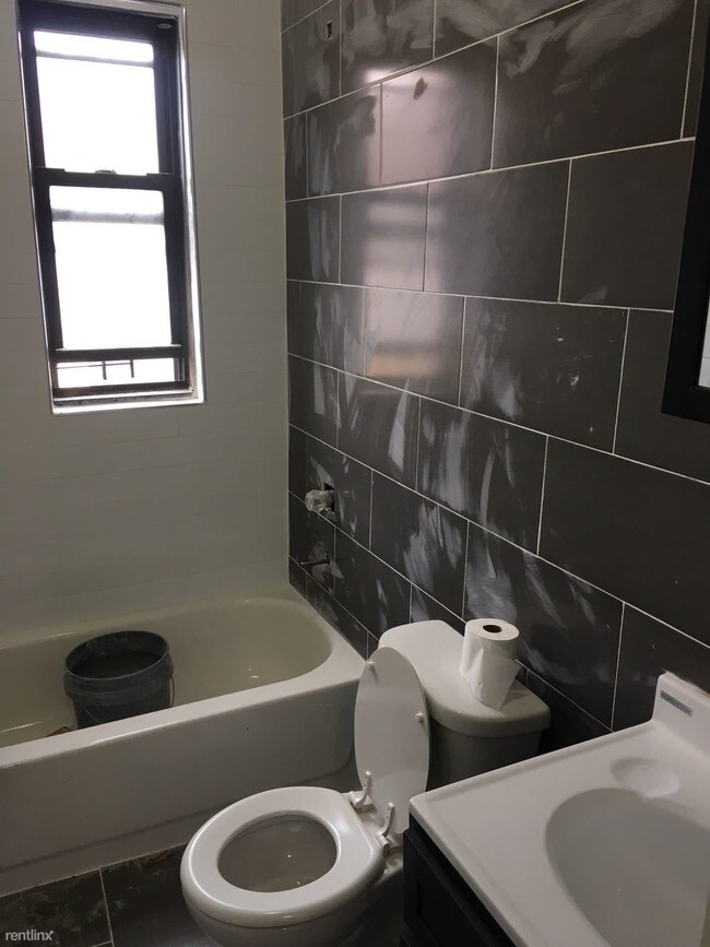 Foto del edificio - 1635 Carroll St