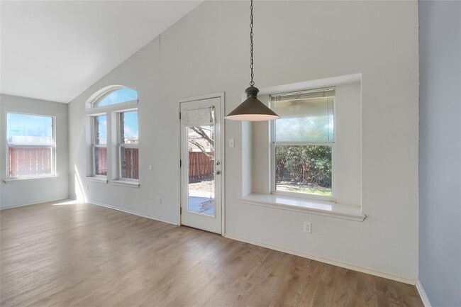 Foto del edificio - 17300 Zola Ln