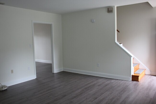 Foto del edificio - 904 Bethany Ct