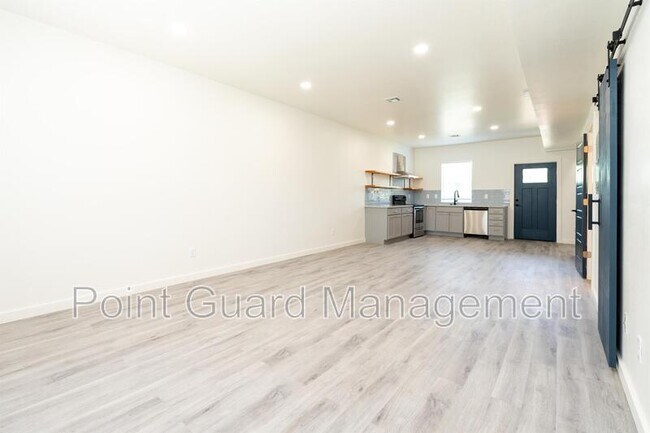 Foto del edificio - 2823 N Oliver St