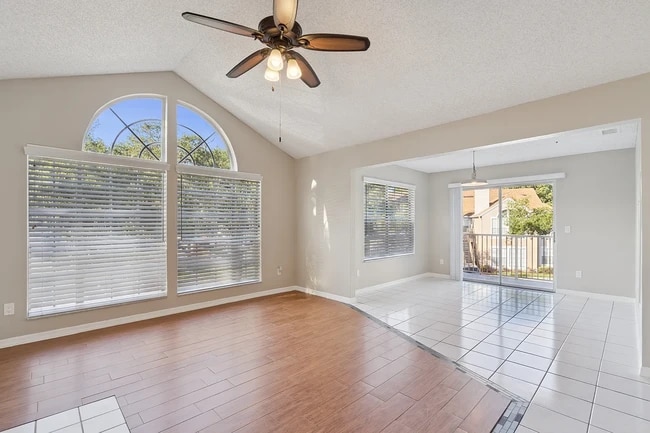 Building Photo - 682 Youngstown Pky