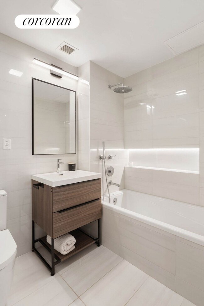 Foto del edificio - 37-24 30th St