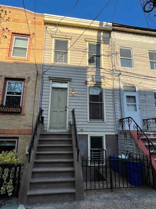 82 Erie St, Jersey City, NJ 07302 Condo for Rent in Jersey City, NJ