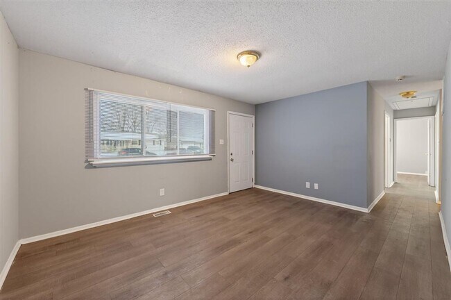 Foto del edificio - 2749 Dawson St