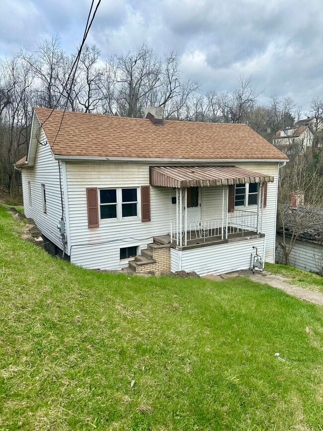 Building Photo - 113 Spring Ave