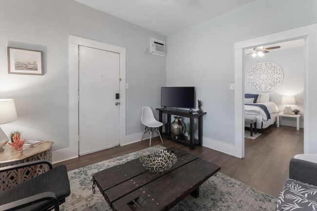 Building Photo - 1525 5th St