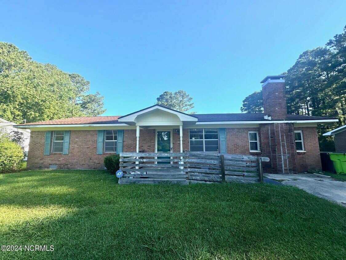 Primary Photo - 528 W Thurman Rd
