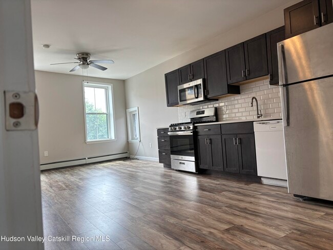 Building Photo - 666 Broadway