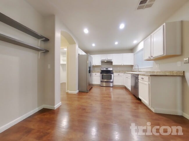 Foto del edificio - 1462 S 220th Ln