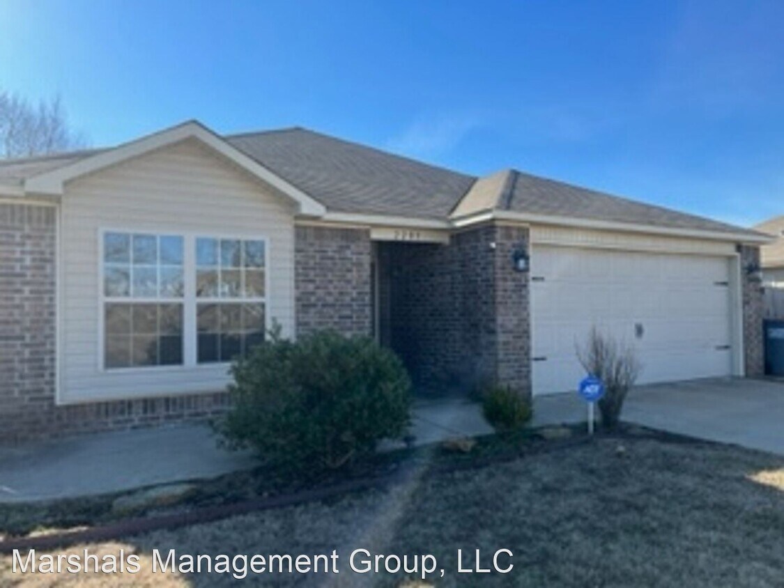 2203 Regency Ln, Barling, AR 72923 House Rental in Barling, AR