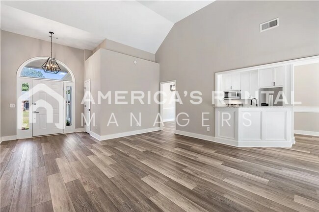 Building Photo - Elegant Auburn Home with Spacious Layout