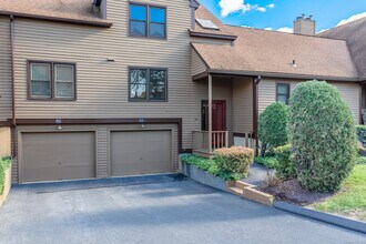 Building Photo - 84 Stillmeadow Cir