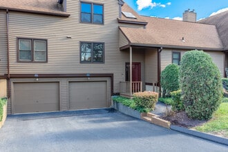 Building Photo - 84 Stillmeadow Cir