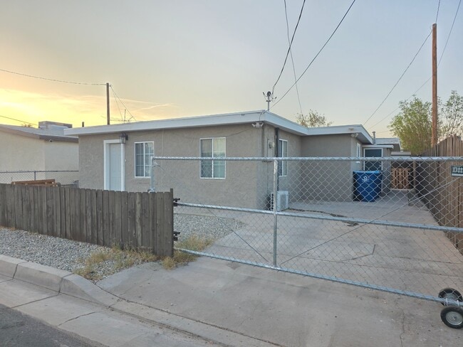 Foto del edificio - 1171 Peach St