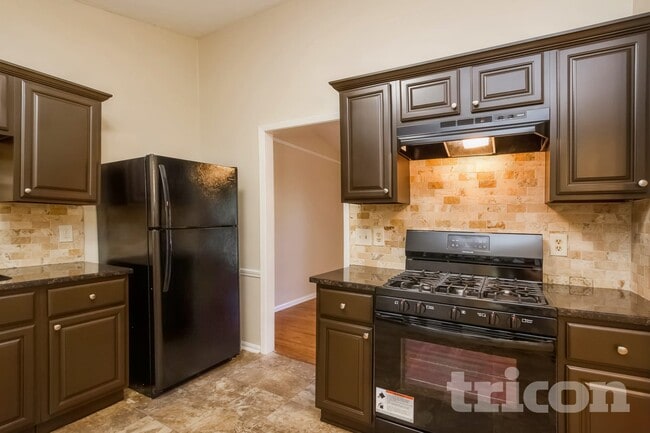 Building Photo - 4063 Tanglewood Rd