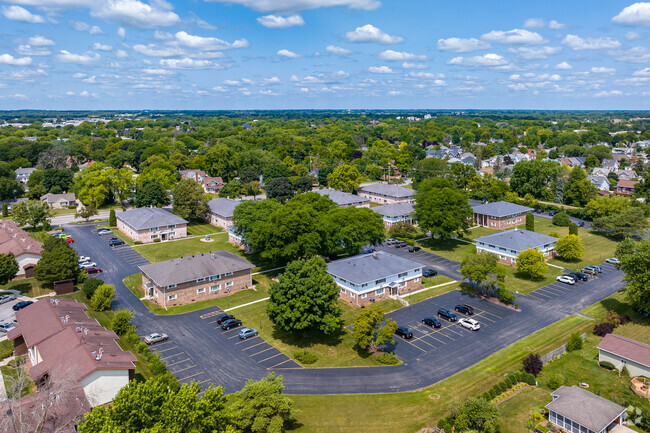 Aerial Photo - Royal Oaks