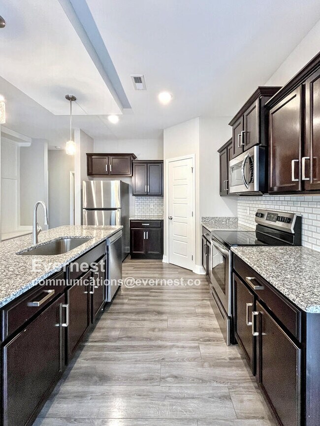 Building Photo - 805 Marksman Ct