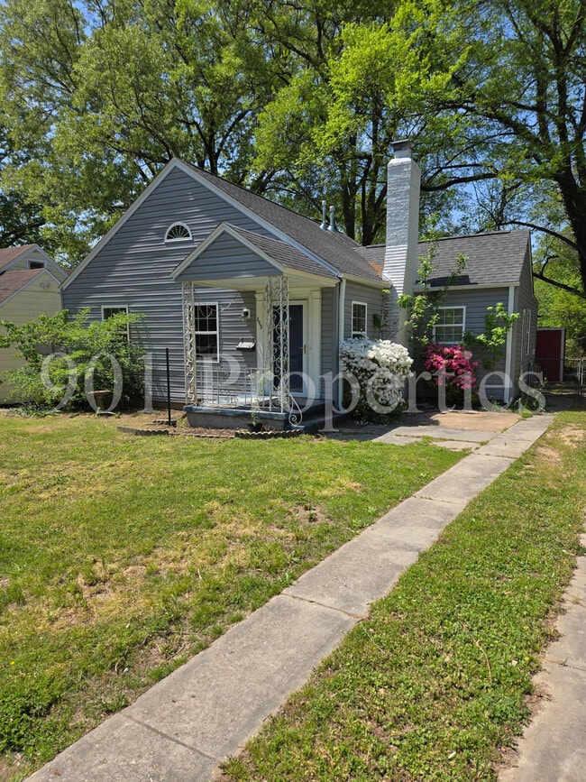 Photo - 645 S Graham St House