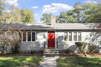 Building Photo - 31 Marion Rd Building Photo - 31 Marion Rd