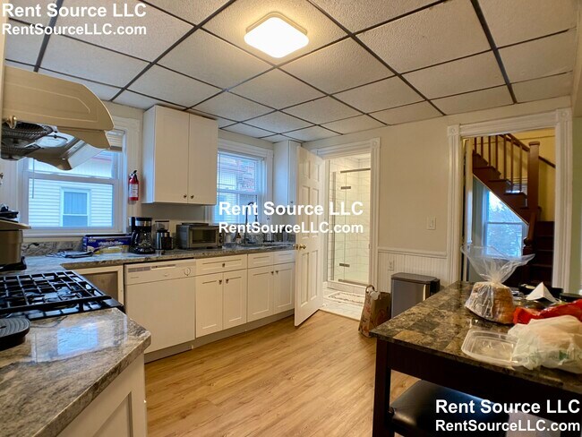 Foto del edificio - 267-269 Highland Ave. Unit 2