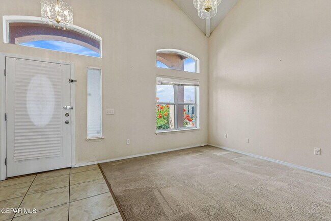 Foto del edificio - 6377 Franklin Ridge Dr