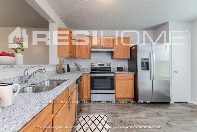 Foto del edificio - 1703 Red Cloud Dr