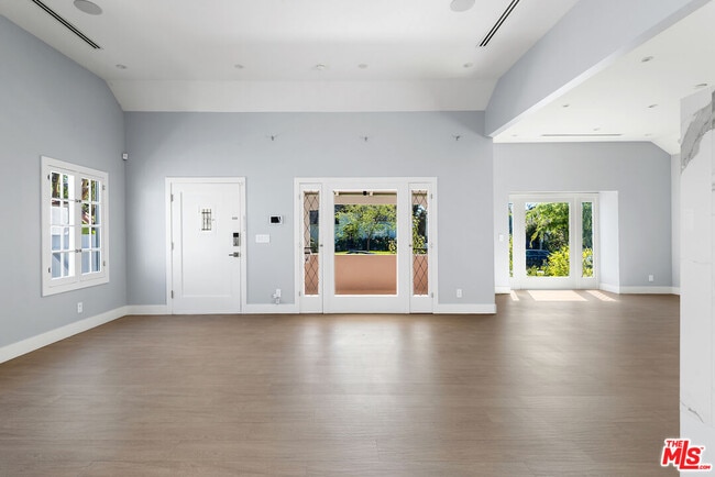 Building Photo - 6539 Commodore Sloat Dr