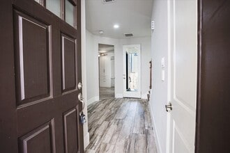 Building Photo - 5648 Larkin St