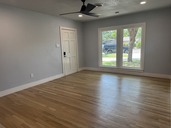 Building Photo - 2810 27th St