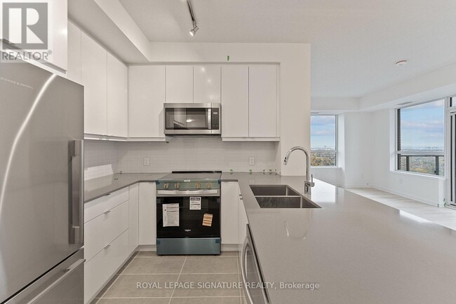 Building Photo - 3260 Sheppard Ave E