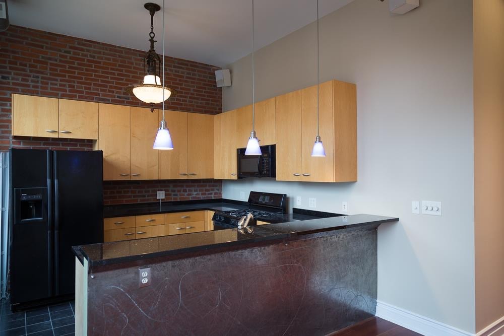 Foto principal - 318 E 4th St