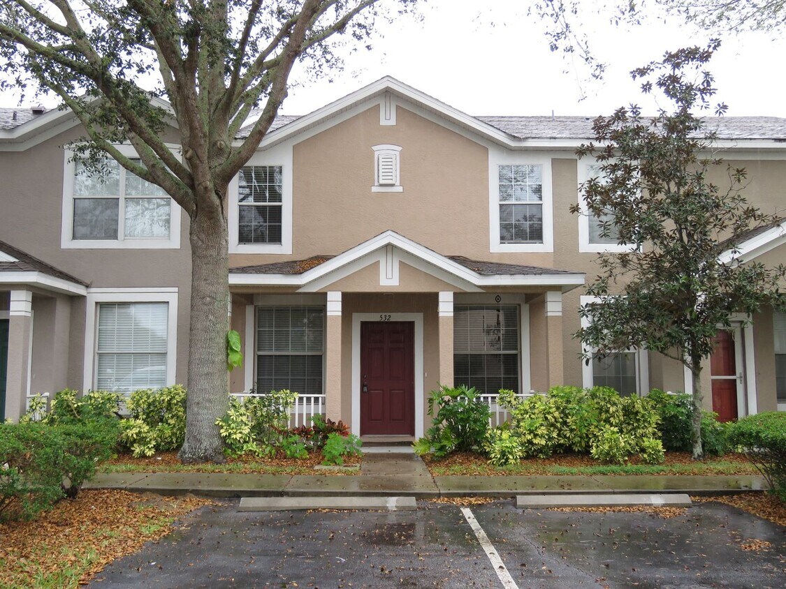 Primary Photo - Townhouse 3Bed 2.5 bath Avail June 6th, 2025