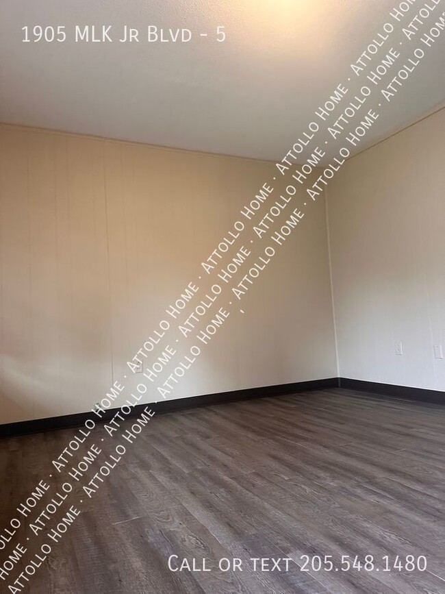 Building Photo - 1-Bed/1-Bath Apartment Convenient to Shopp...