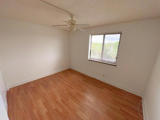 Foto del edificio - 3700 N Pine Island Rd