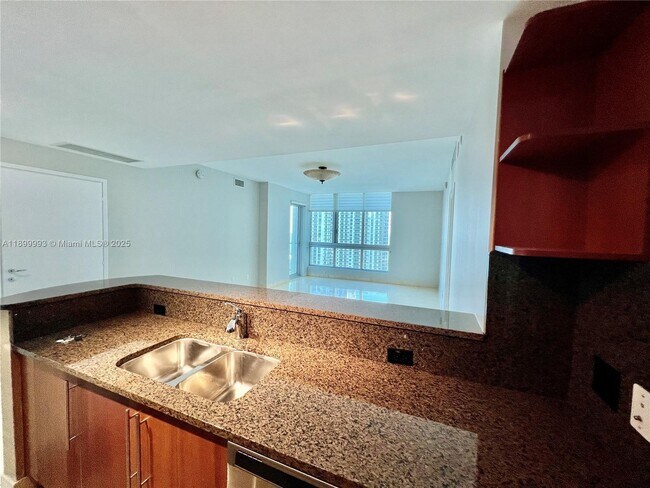 Foto del edificio - 300 S Biscayne Blvd