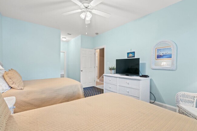 Foto del edificio - 141-14112 12 Oaks Dr