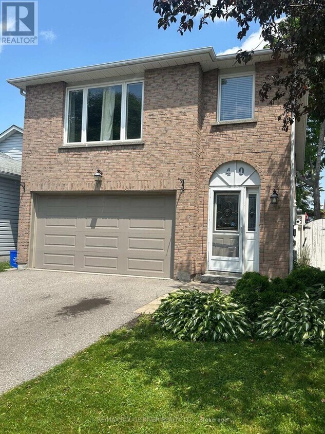 Primary Photo - 40 Farncomb Crescent
