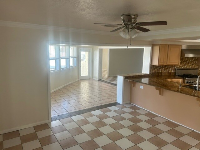 Building Photo - 6416 Lake Sunrise Dr