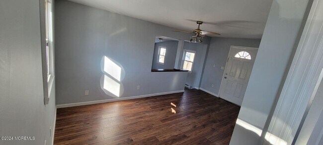 Building Photo - 13 Grove Pl