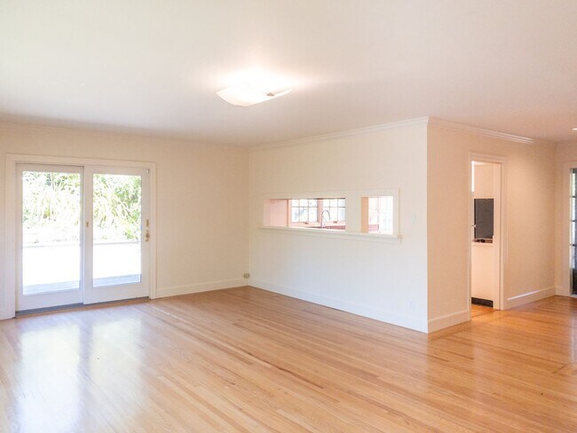 Foto del edificio - 3BR/2BA Lovely Home! Flat Yard! Parking!  ...