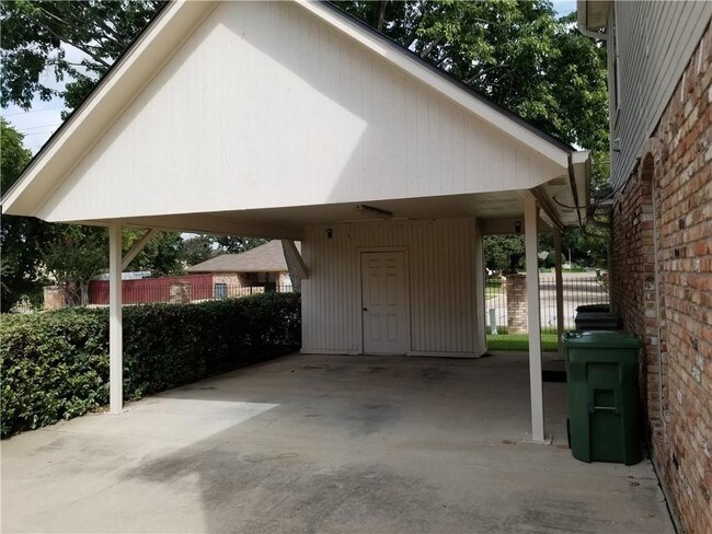 Building Photo - 2889 Inniswood Cir
